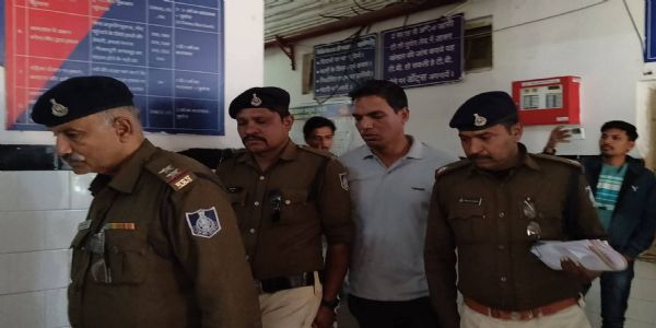 झाबुआ में आठ वर्षीय नाबालिग से अश्लील हरकत, पुलिस आरक्षक जेल भेजा गया