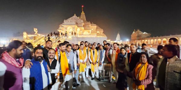 हनुमत लला को नवाया शीश, रामलला के दर्शन कर पंकज चौधरी ने की संगठन की मजबूती व जनकल्याण की कामना