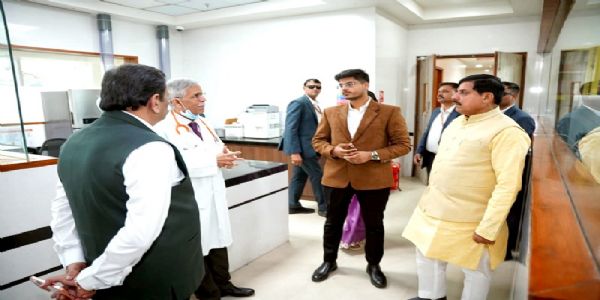 मप्र के मुख्यमंत्री डॉ. यादव ने नेशनल कैंसर इंस्टीट्यूट नागपुर का किया दौरा