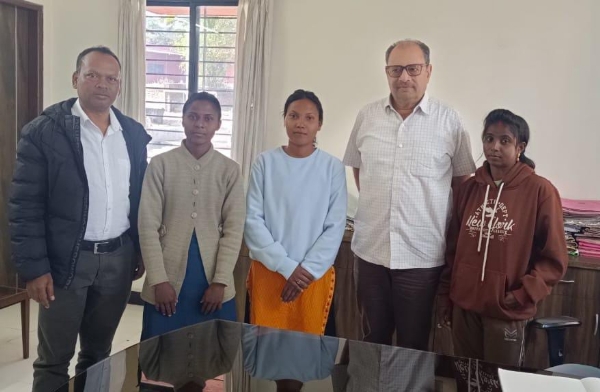 तीनों बालिकाओं की फाइल फोटो तीनों बालिकाओं की फाइल फोटो