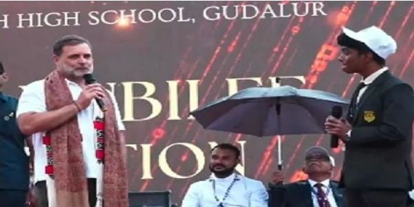 राहुल गांधी ने पारंपरिक तमिल पोशाक पहनकर पोंगल उत्सव में भाग लिया।