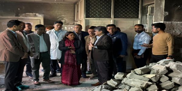 एसएमएस ट्रोमा सेंटर में पाइपलाइन लीकेज, प्रमुख शासन सचिव ने किया निरीक्षण