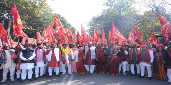 जातियों में न बटें निषाद, पार्टी के 13वें स्थापना दिवस पर संजय निषाद का एनडीए को जिताने का आह्वान