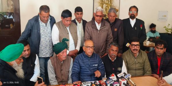 राेहतक: भाजपा ने शिक्षा एवं स्वास्थ्य क्षेत्र में अपनी नैतिक जिम्मेदारी से झाडा पल्ला : प्रो. संपत सिंह