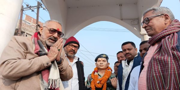 सैनिकों का सम्मान भारत सरकार की प्राथमिकता - गिरिराज सिंह