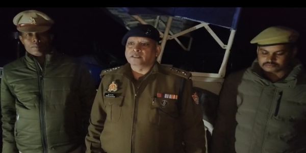 झांसी में ट्रैक्टर-ट्राली चोरों से पुलिस की मुठभेड़ , गोली लगने से एक घायल