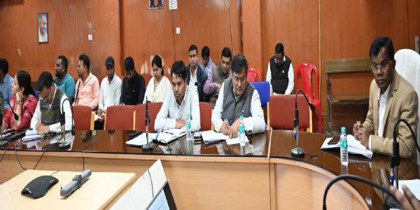 विशेष गहन पुनरीक्षण 2026 को लेकर कलेक्टर जन्मेजय महोबे ने ली निर्वाचन अधिकारियों की बैठक