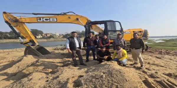 जांजगीर-चांपा में अवैध रेत उत्खनन पर बड़ी कार्रवाई, चैन माउंटेन और ट्रैक्टर जब्त