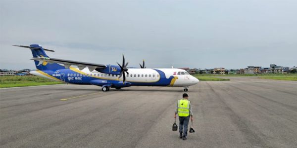 बुद्ध एयर का विमान
