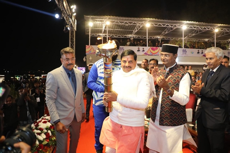 मशाल प्रज्जवलन के साथ खेलो एमपी यूथ गेम्स की घोषणा मशाल प्रज्जवलन के साथ खेलो एमपी यूथ गेम्स की घोषणा