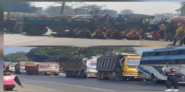 किसानों ने बनियागांव एनएच-30 पर किया चक्का जाम