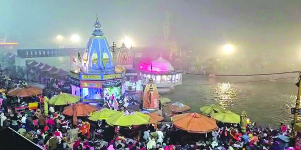 मकर संक्रांति : हरिद्वार में उमड़ा श्रद्धा का सैलाब, पांच लाख श्रद्धालुओं ने लगाई पुण्य की डुबकी