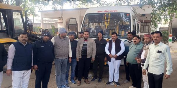 औरैया में नगर पालिका की मानवीय पहल, अंतिम यात्रा के लिए ‘बैकुंठ रथ’ की सेवा शुरू