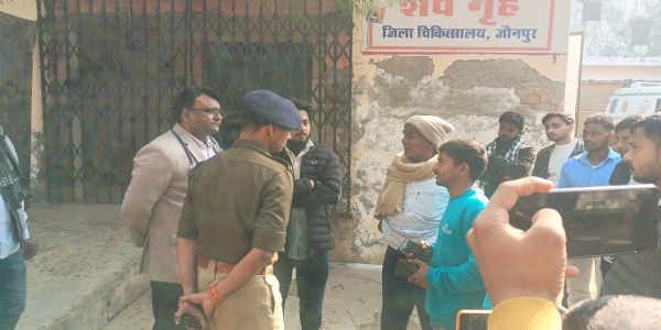 जौनपुर में चाइनीज मांझे की चपेट में आने से डाक्टर का गला कटा, अस्पताल में मौत