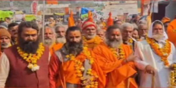 मकर संक्रांति पर मेला रामनगरिया में संतों ने निकाली शोभायात्रा