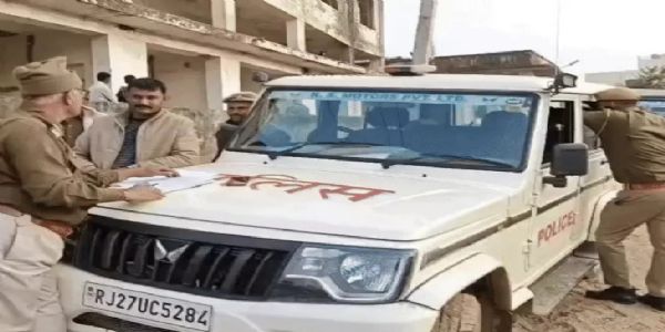 आपसी विवाद के चलते मौसेरे भाई की कुल्हाड़ी से हत्या