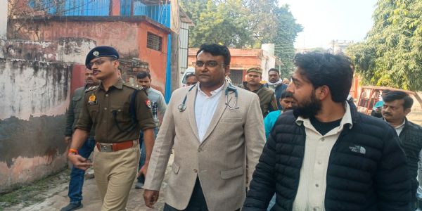 चाइनीज मांझा न देने पर दबंगों का कहर, पतंग दुकानदार समेत चार को पीटा