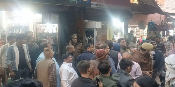 औरैया में सराफा कारीगर की गला काटकर हत्या, किराए के मकान में मिला शव