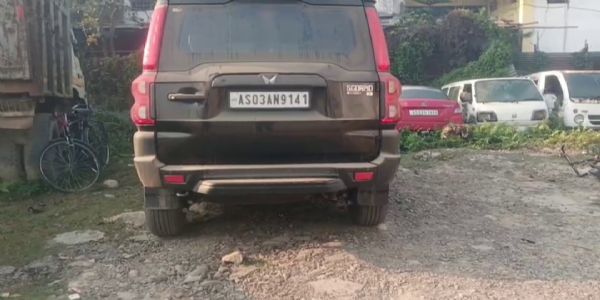 वाहन की ठोकर से दो युवकों की मौत