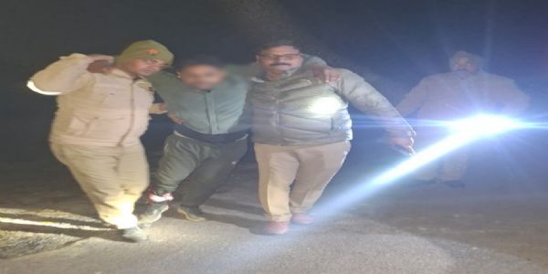 पुलिस मुठभेड़ में पंद्रह हजार का इनामी बदमाश गिरफ्तार