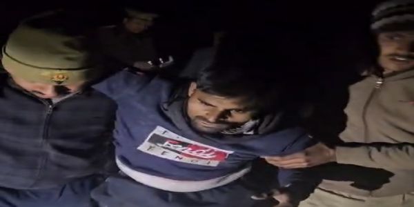 पुलिस मुठभेड़ में गौकशी के दो आरोपी गिरफ्तार, एक के पैर में लगी गोली