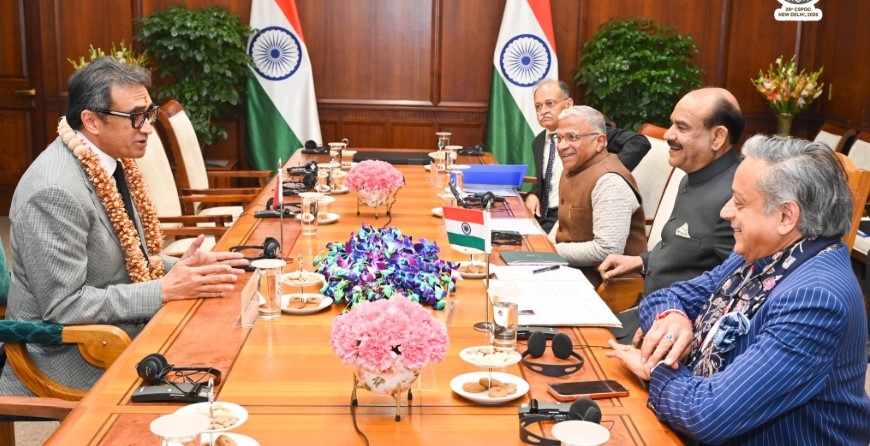 राष्ट्रमंडल देशों के लोकसभा अध्यक्षों और पीठासीन अधिकारियों  से मुलाकात करते लोकसभा अध्यक्ष ओम बिरला