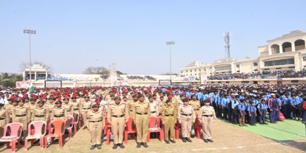 रायपुर : वंदे मातरम की 150वीं वर्षगांठ पर एक साथ पांच लाख विद्यार्थियों ने किया सामूहिक गायन