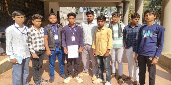 आई टी आई मेघा में समस्याओं का अंबार, प्रशिक्षणार्थी समस्या लेकर पहुंचे कलेक्ट्रेट