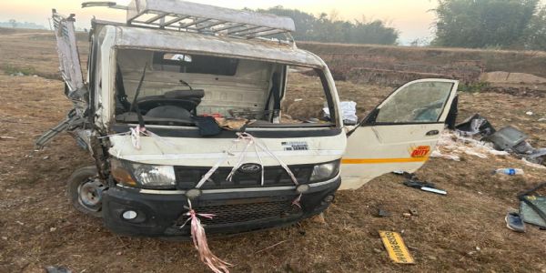 गुमला जिले में हाइवा ने पिकअप में मारी टक्कर, चार लोगों की मौत व दो गंभीर