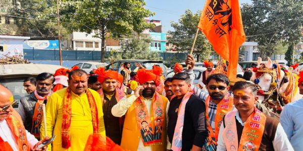 बागेश्वर धाम सरकार के आने से पूर्व कलश यात्रा में उमड़ा आस्था का सैलाब