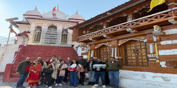 विंटर टूरिज्म कॉन्क्लेव में पहुंचे टूर ऑपरेटर्स को करवा फेम टूर