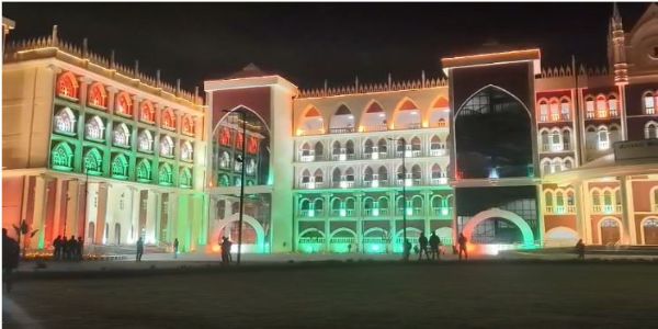 रंगीन रोशनी से सजा जलपाईगुड़ी सर्किट बेंच भवन, 17 जनवरी को होगा उद्घाटन