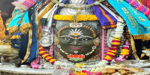 मप्र के उज्जैन में मकर संक्रांति पर भगवान महाकाल का तिल के तेल से हुआ अभिषेक