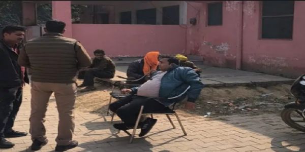 गाजियाबाद से प्रतापगढ़ पहुंचे मृतक युवक के परिजन, शव का पैनल द्वारा कराया गया पोस्टमार्टम