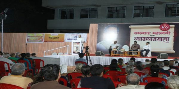 स्क्रीन सीन में कठपुतली नहीं दर्शक बनो-निर्देशक सोमन