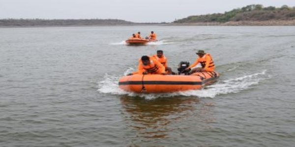 यूपी के बांदा में खौफनाक वारदात: सिपाही ने कुल्हाड़ी से की 3 साल की बेटी की हत्या, पत्नी को भी किया घायल