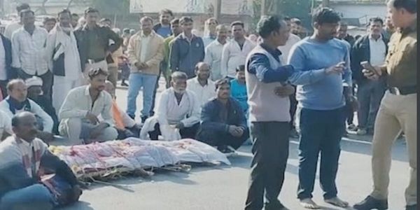 सागर: दुष्कर्म के आरोपी ने की आत्महत्या, परिजनों ने चक्काजाम कर पुलिस पर लगाए गंभीर आरोप