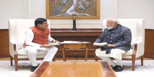 प्रधानमंत्री से मिले मप्र के मुख्यमंत्री, सुपर थर्मल पॉवर स्टेशन के क्षमता विस्तार के भूमिपूजन के लिए किया आमंत्रित