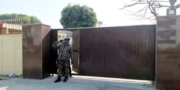 फरीदाबाद में पूर्व कैबिनेट मंत्री महेंद्र प्रताप सिंह के आवास पर ईडी की छापेमारी