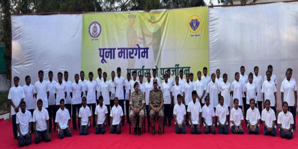 छत्तीसगढ़ के बीजापुर में 1.41 करोड़ के इनामी 52 नक्सलियों ने किया आत्मसमर्पण