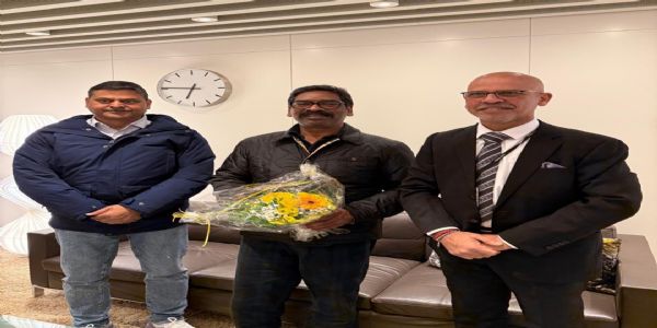 मुख्यमंत्री हेमंत सोरेन पहुंचे ज्यूरिख, विश्व आर्थिक फोरम में लेंगे हिस्सा