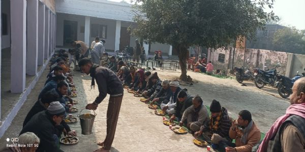सरस्वती शिशु मन्दिर अमृतपुर में हुआ खिचड़ी भोज