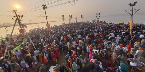 मकर संक्रांति : दोपहर 12 बजे तक संगम में 45 लाख श्रद्धालुओं ने लगाई आस्था की डुबकी