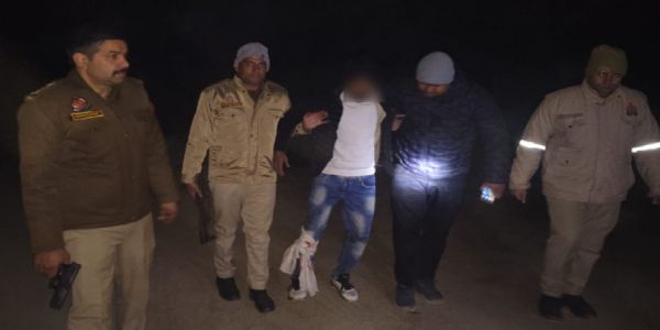 25 हजारी गैंगस्टर मुठभेड़ में गिरफ्तार