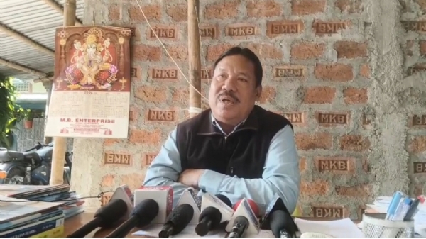 बीटीसी के शिक्षा विभाग के कार्यकारी पार्षद रबिराम नार्जारी की संवाद समेलन। बीटीसी के शिक्षा विभाग के कार्यकारी पार्षद रबिराम नार्जारी की संवाद समेलन।