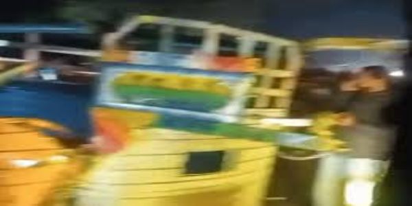 ट्रैक्टर-ट्रॉली और लोडिंग वाहन की भिड़ंत में 5 की मौत