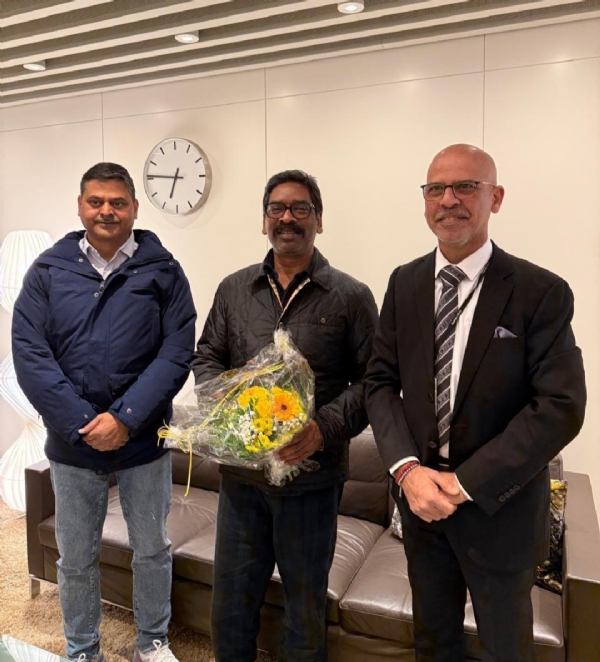 मुख्यमंत्री सहित अन्य