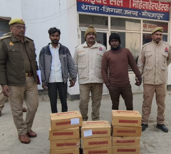 बरामद शराब के साथ गिरफ्तार आरोपित।