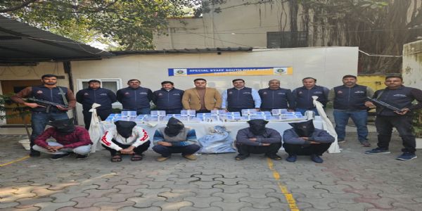 अवैध हथियार फैक्ट्री का भंडाफोड़, पांच अपराधी गिरफ्तार