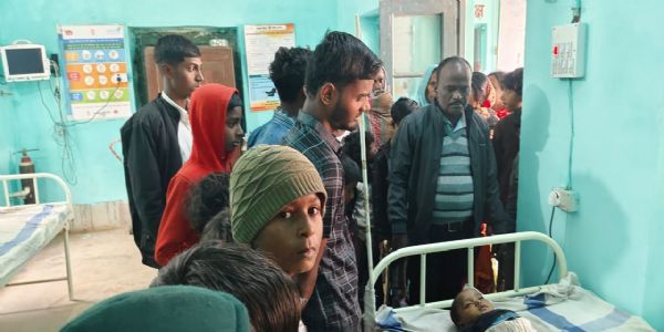 दरवाजे पर बने पानी के गड्ढे ने ली दो साल की बच्ची की जान